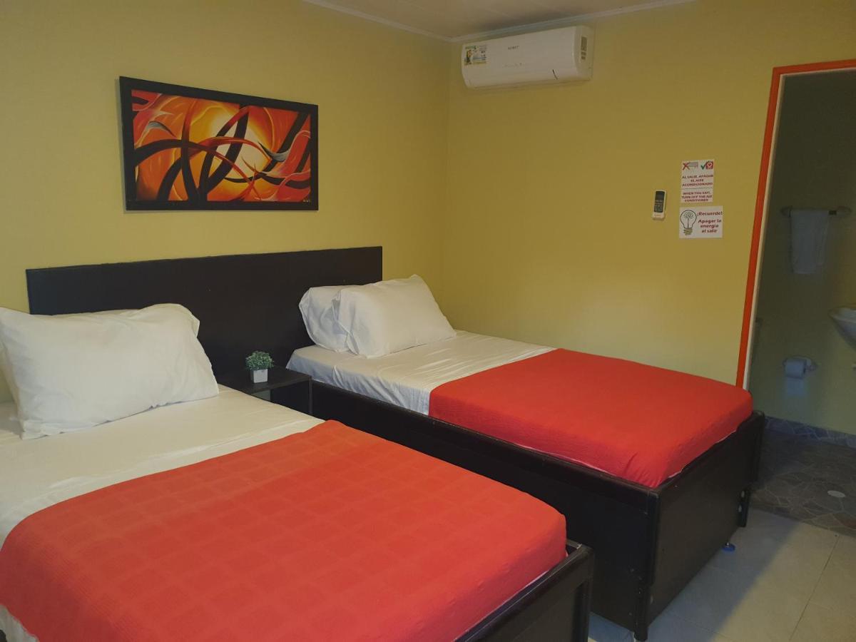 Victoria'S Gennie Bay Village Hostal San Andrés Εξωτερικό φωτογραφία